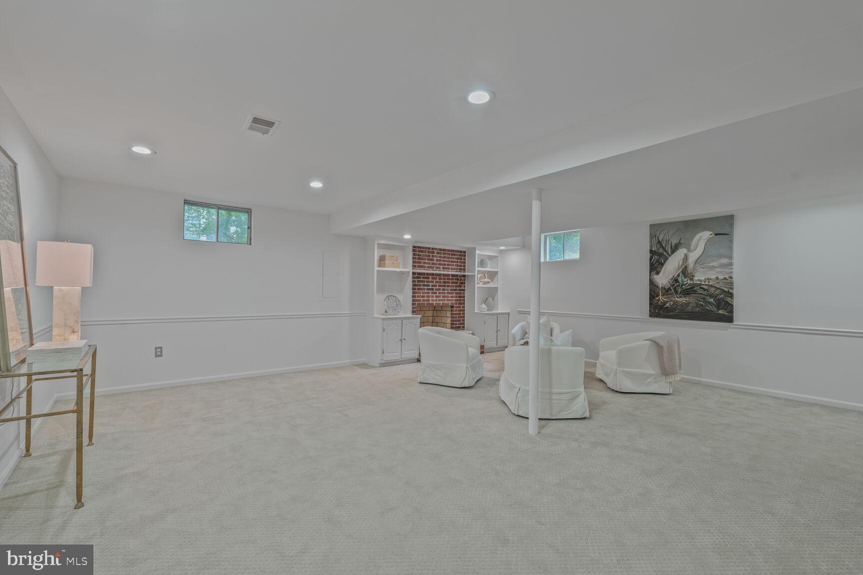 MCLEAN MEADOWS - Residential