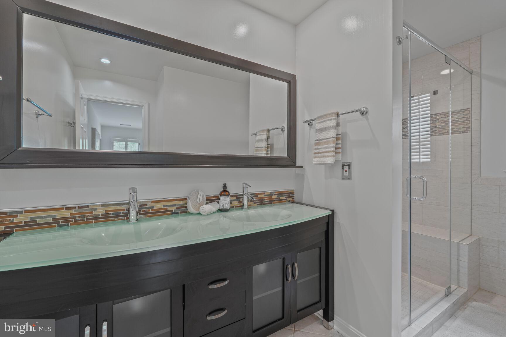 MCLEAN MEADOWS - Residential