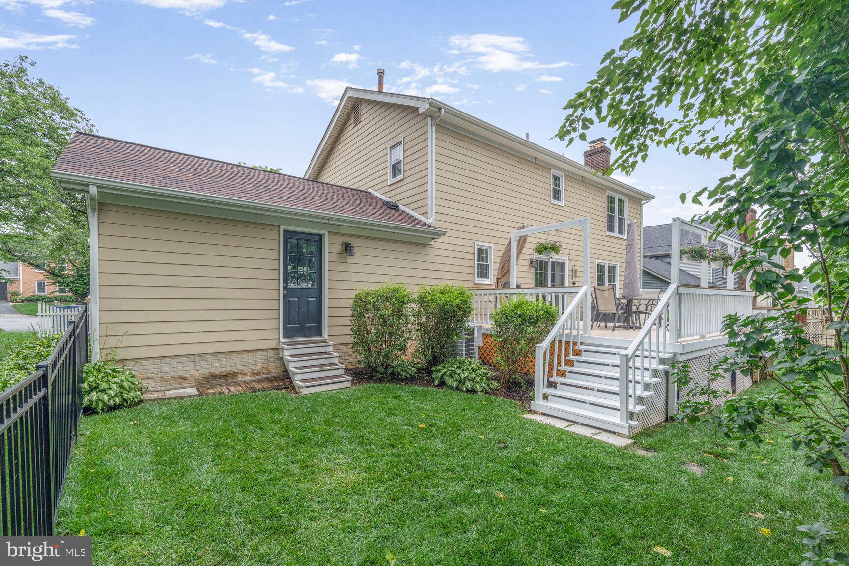 MCLEAN MEADOWS - Residential