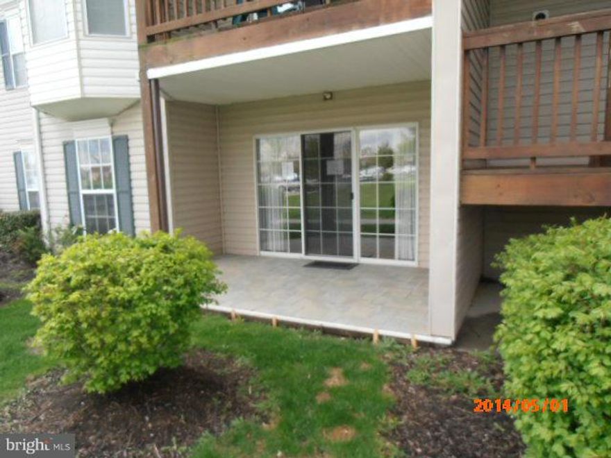 Great condo in good condition convenient to I-81 & 522. Walk to the library. The property is eligible under the Freddie Mac First Look Initiative through 6/25/14. EMD to C21 Braddock certified funds. Seller offering up to $500 home warranty. Easy living no grass to mow or snow to shovel. Multiple offer situation bids must be submitted by 5pm 7-15-2014.