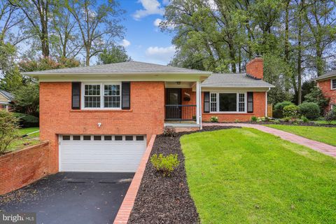 Photo of 9909 E Bexhill Drive, Kensington, MD 20895 (MLS # MDMC2108698) Photo of 9909 E Bexhill Drive, Kensington, MD 20895 (MLS # MDMC2108698)