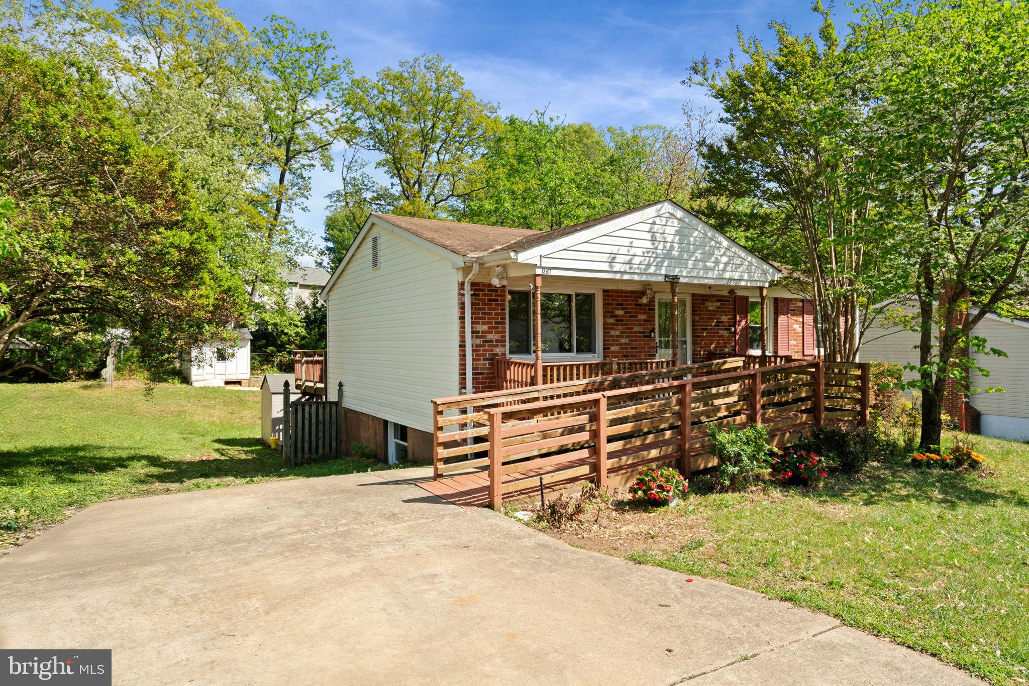 13911 LYNHURST DRIVE