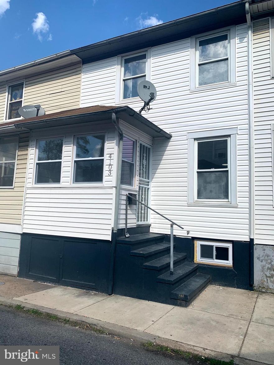 Turnkey Investment Opportunity – Immediate Cash Flow 
Fully renovated in 2024 and currently leased through October 2026, this beautifully updated property offers instant income generating revenue. Perfect for investors seeking a low-maintenance, cash-producing asset in a stable location. 
Tenants already in place, that means no vacancy, no hassle, just cash flow from day one. 
Whether you're expanding your portfolio or stepping into investing for the first time, this is a high-yield, professionally renovated property ready to deliver returns. Don’t miss the chance to secure this income-producing property with current long-term lease and no upfront rehab needed!