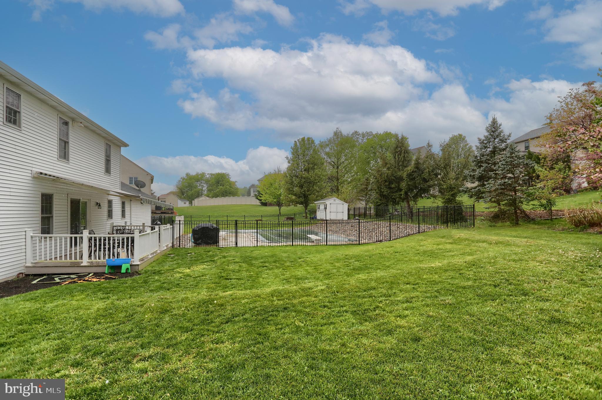 VICTORIAS POND - Residential