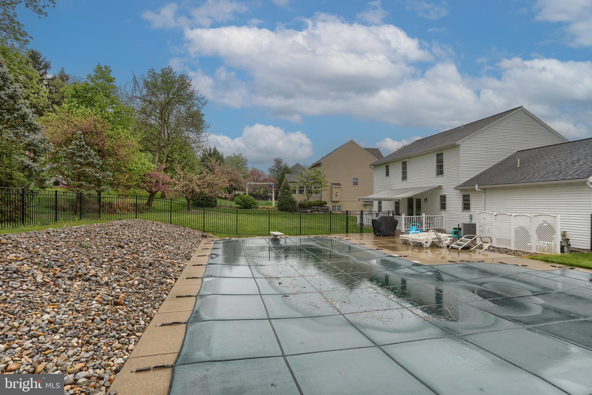 VICTORIAS POND - Residential