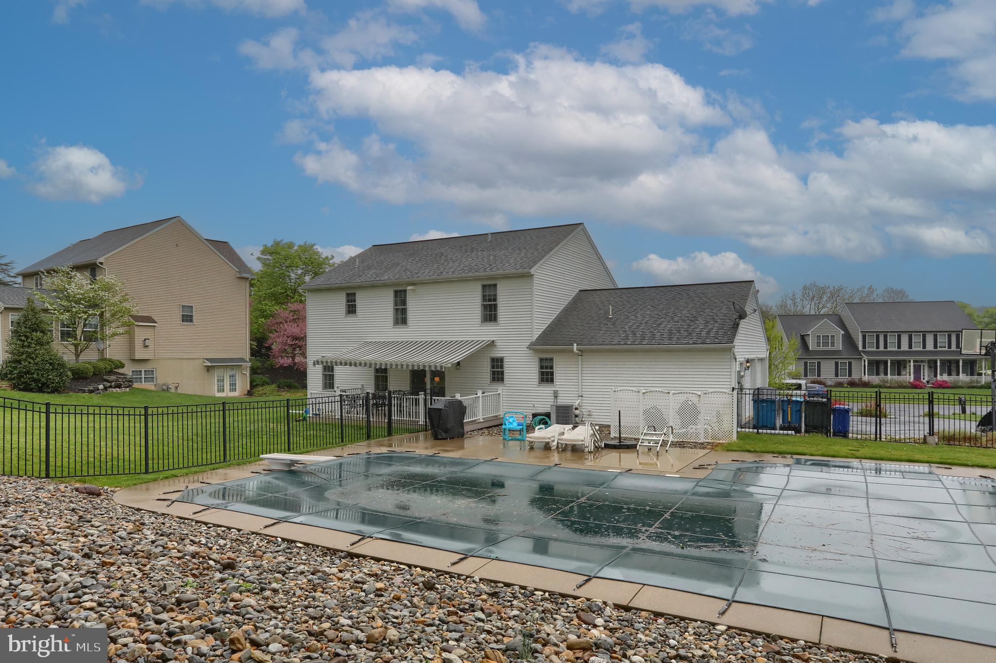 VICTORIAS POND - Residential