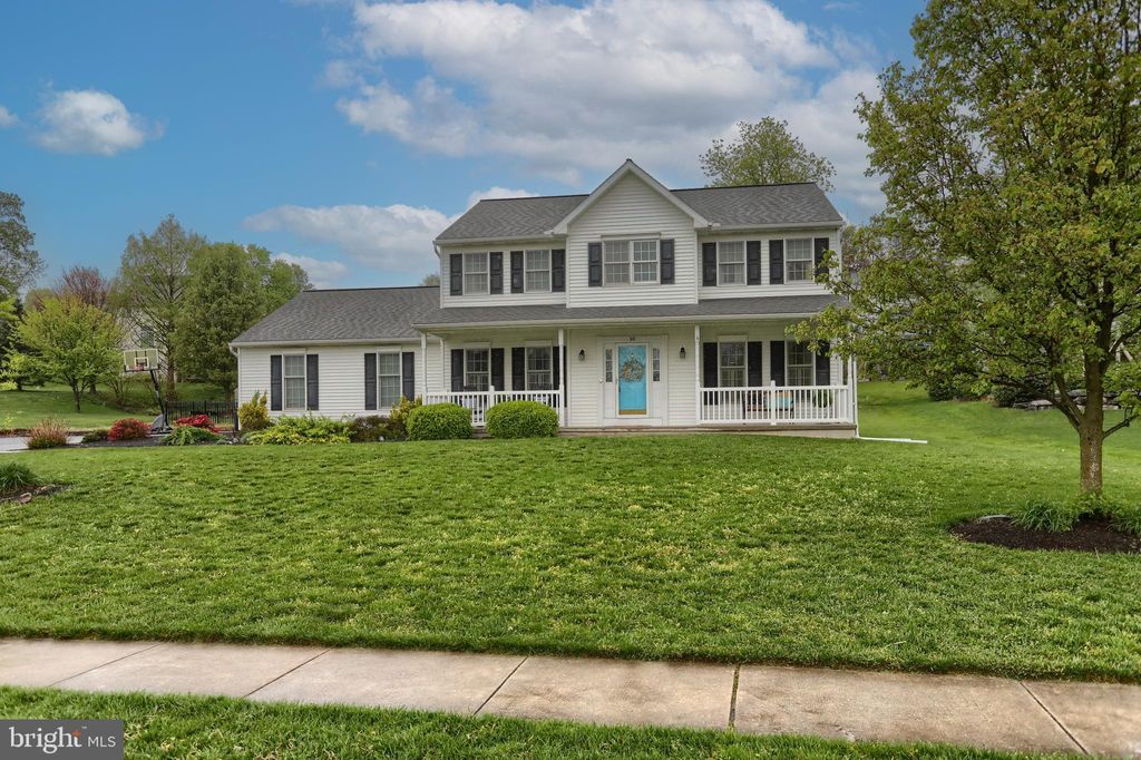 Photo of 30 BULLRUSH LNDG, ELIZABETHTOWN, PA 17022 (MLS # PALA2034172)