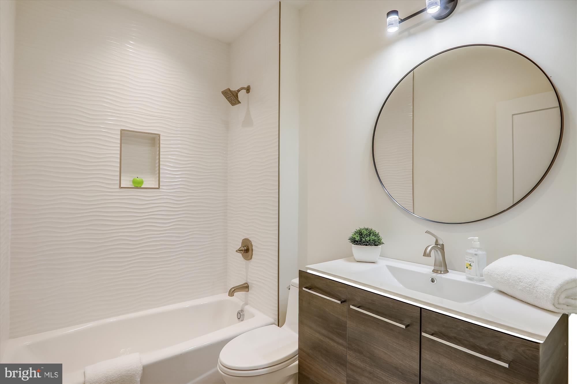 NORTH SPRINGBROOK - Residential Lease