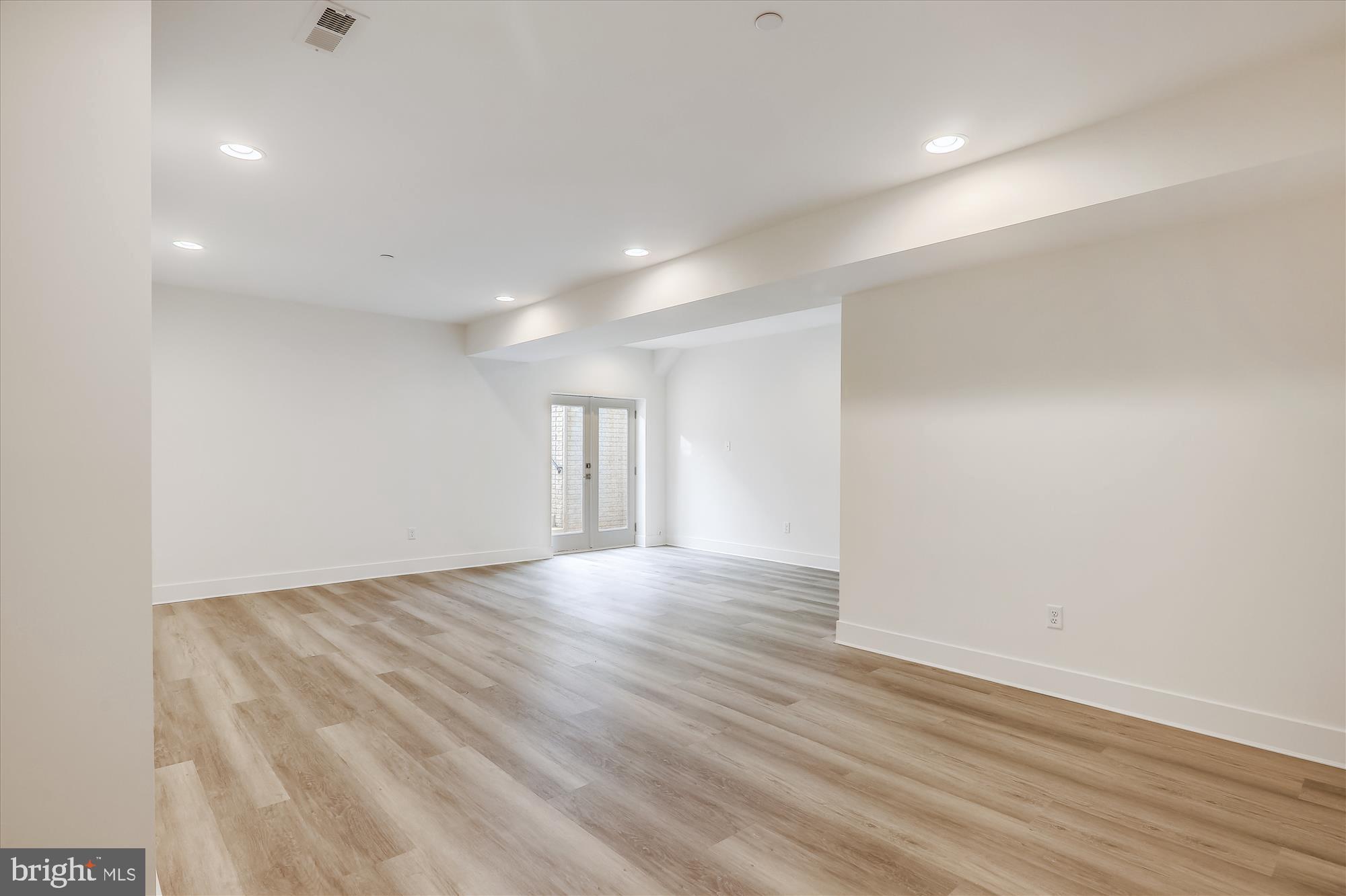 NORTH SPRINGBROOK - Residential Lease