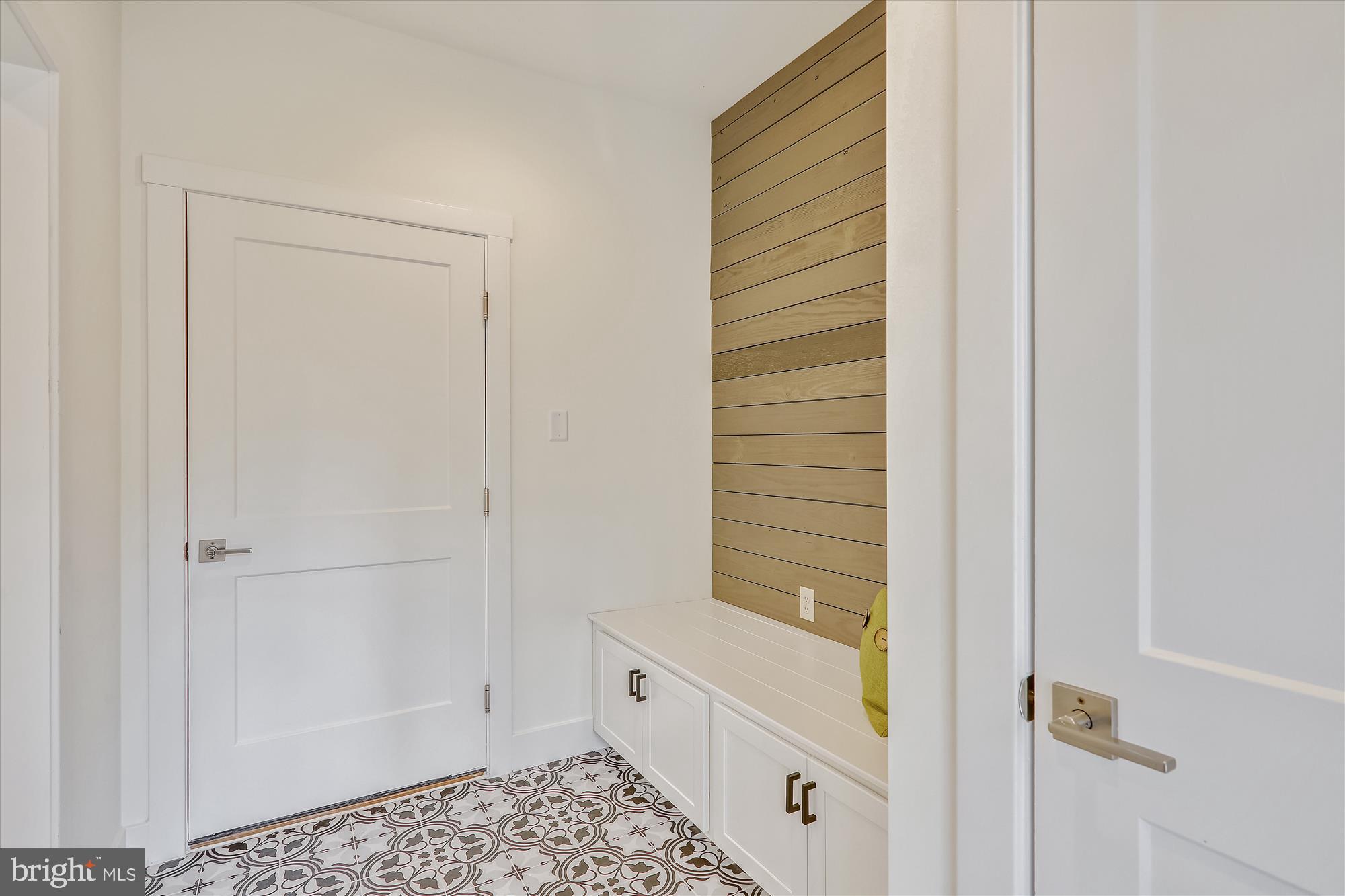 NORTH SPRINGBROOK - Residential Lease