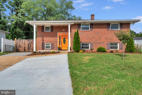 Homes For Sale - 214 Cross Creek Drive<br/> GLEN BURNIE, MD 21061