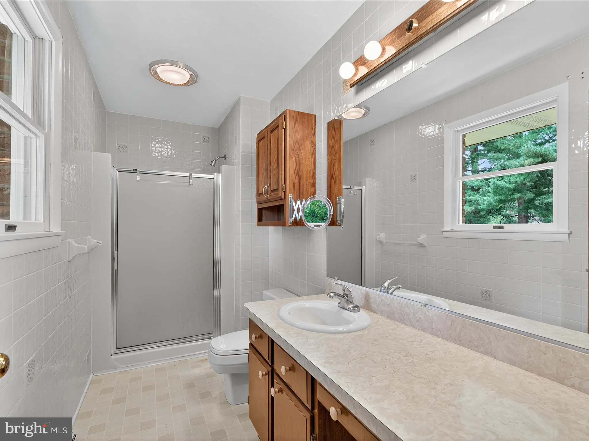 York, Pennsylvania 17408, United States, 3 Bedrooms Bedrooms, ,2 BathroomsBathrooms,Residential,Pending,191722