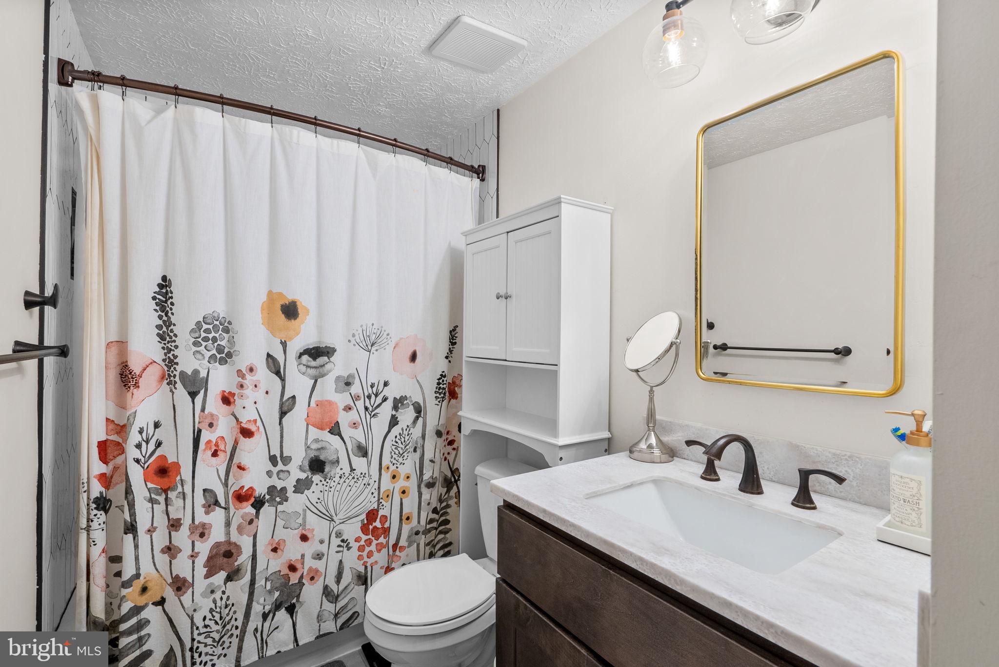 OAK POND - Residential