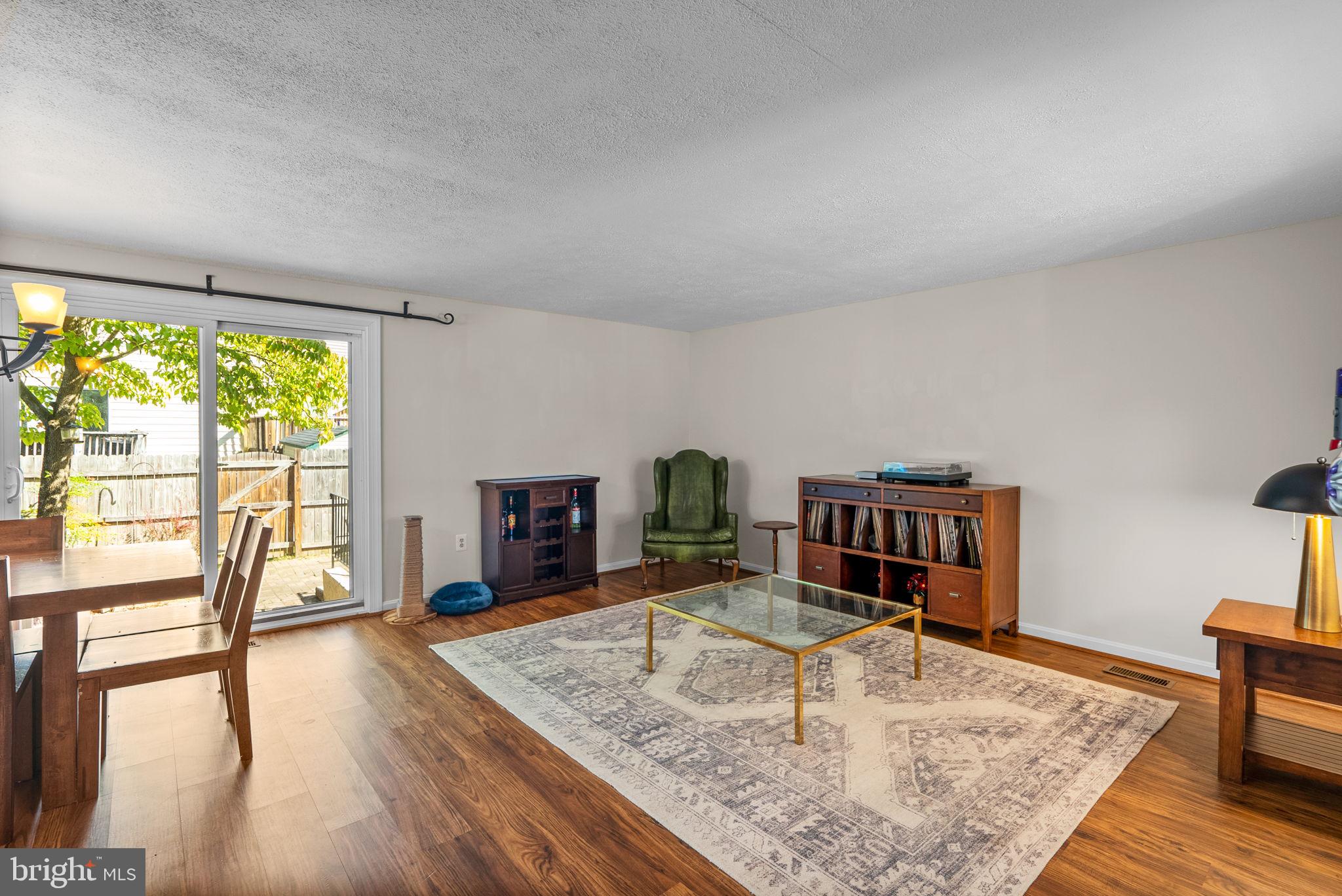 OAK POND - Residential