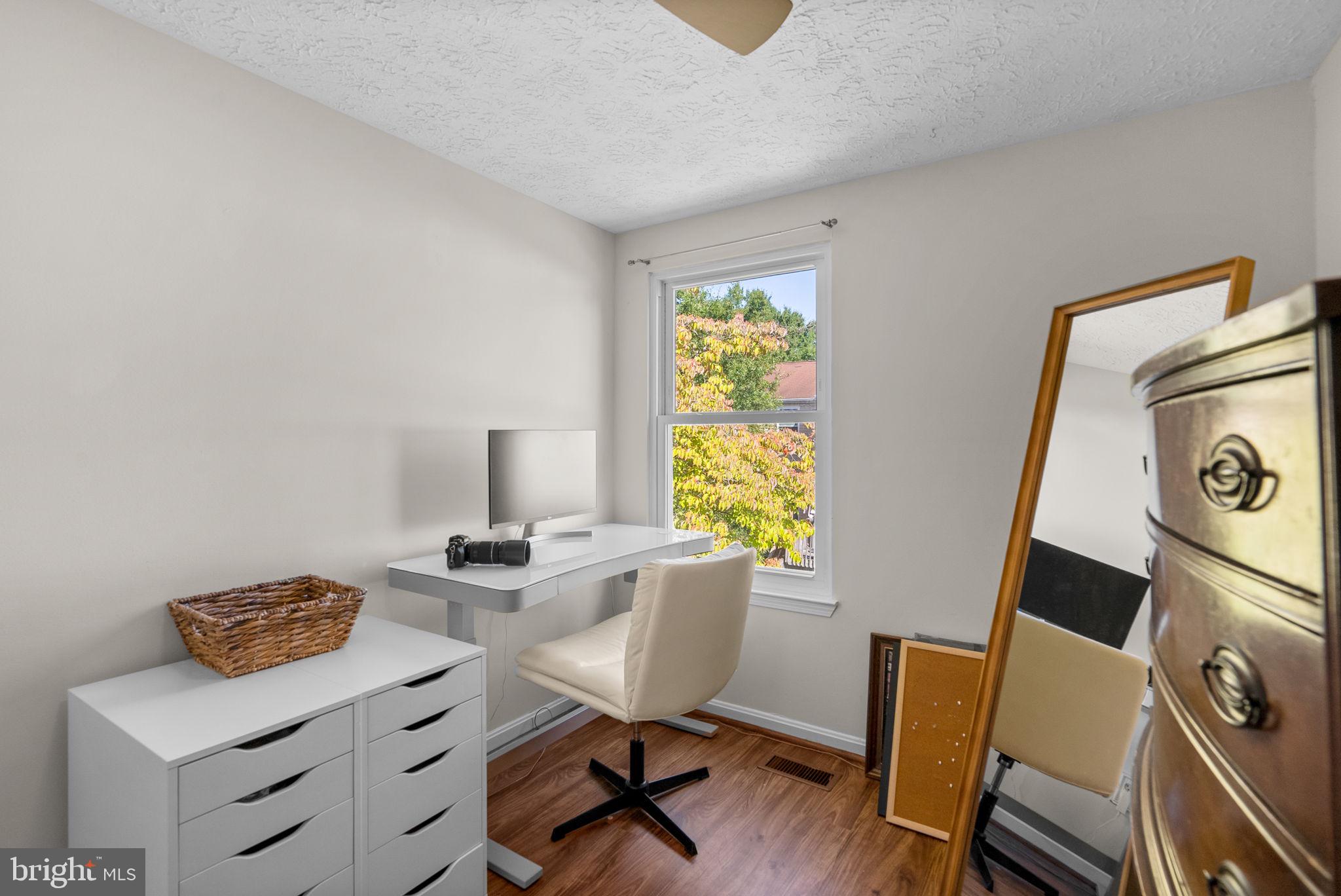 OAK POND - Residential