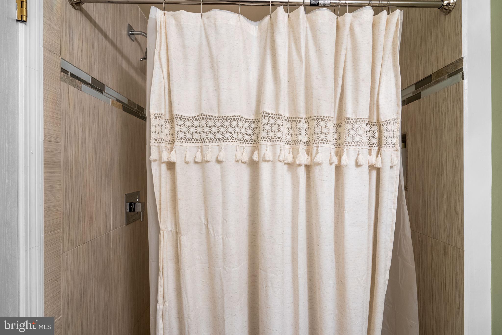 OAK POND - Residential