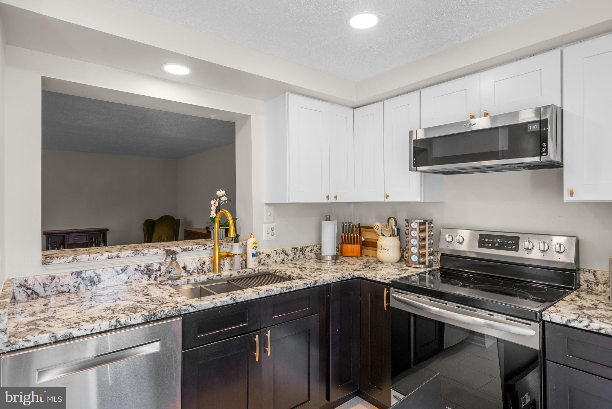 OAK POND - Residential