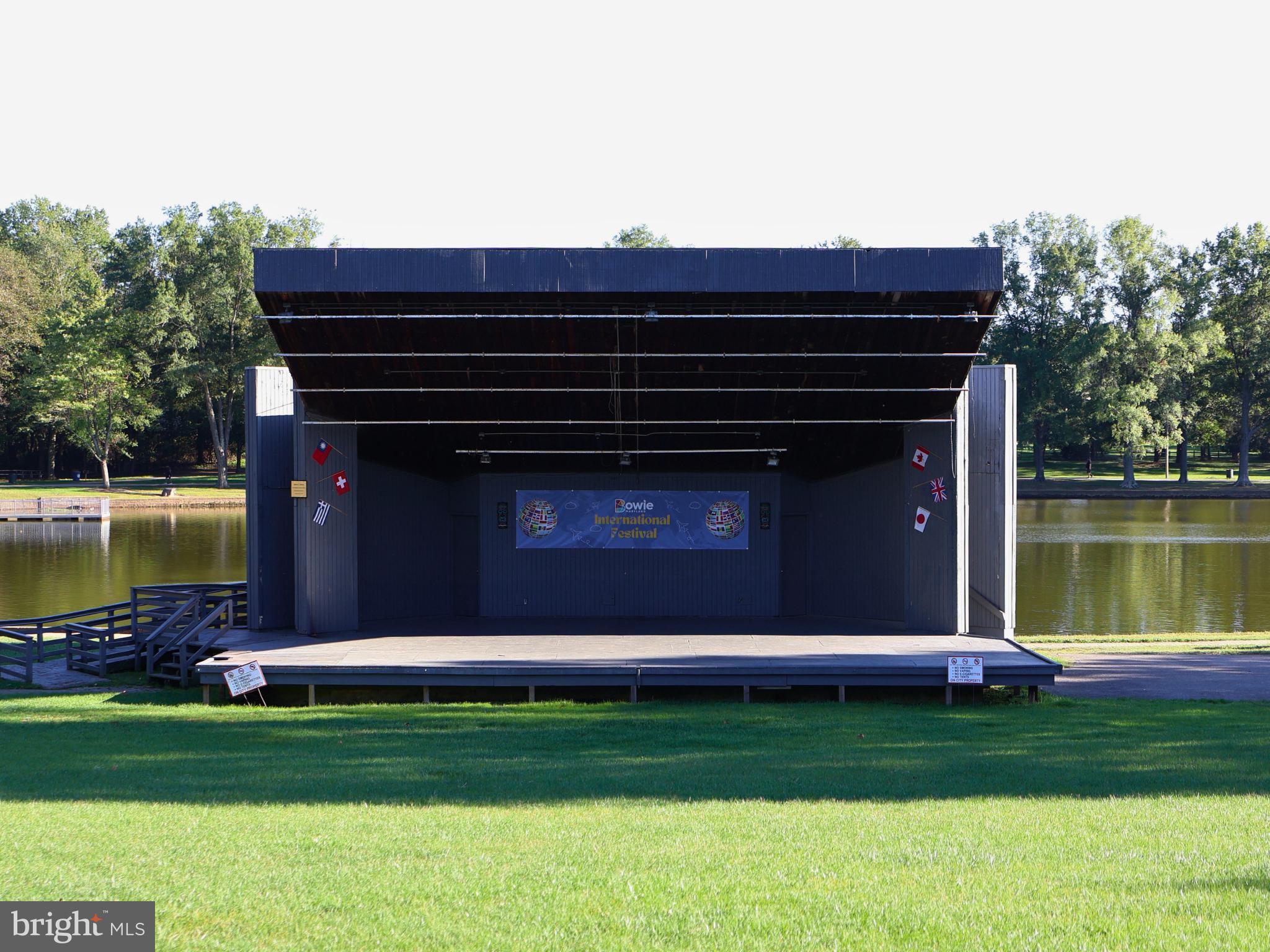 OAK POND - Residential