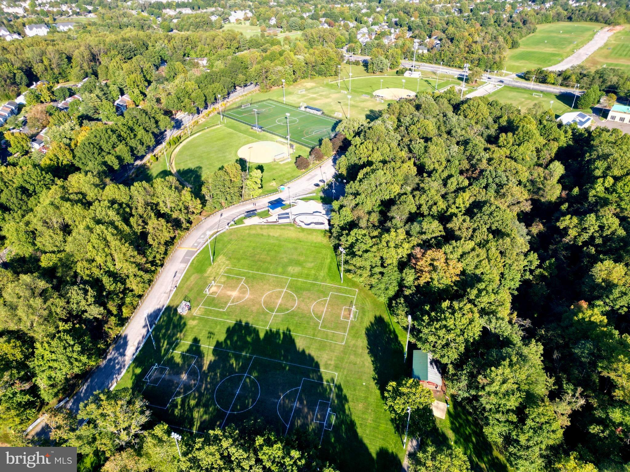 OAK POND - Residential