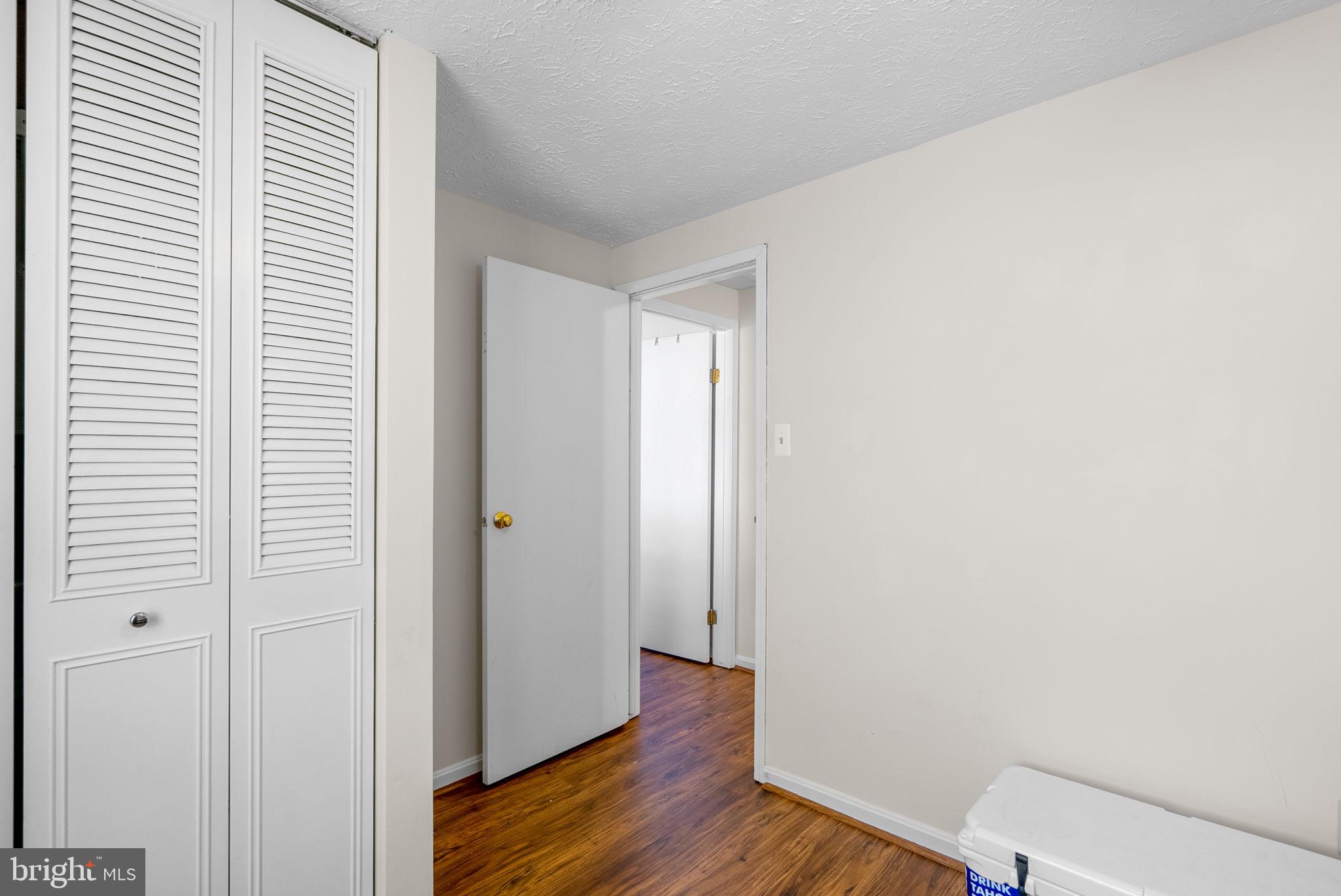 OAK POND - Residential