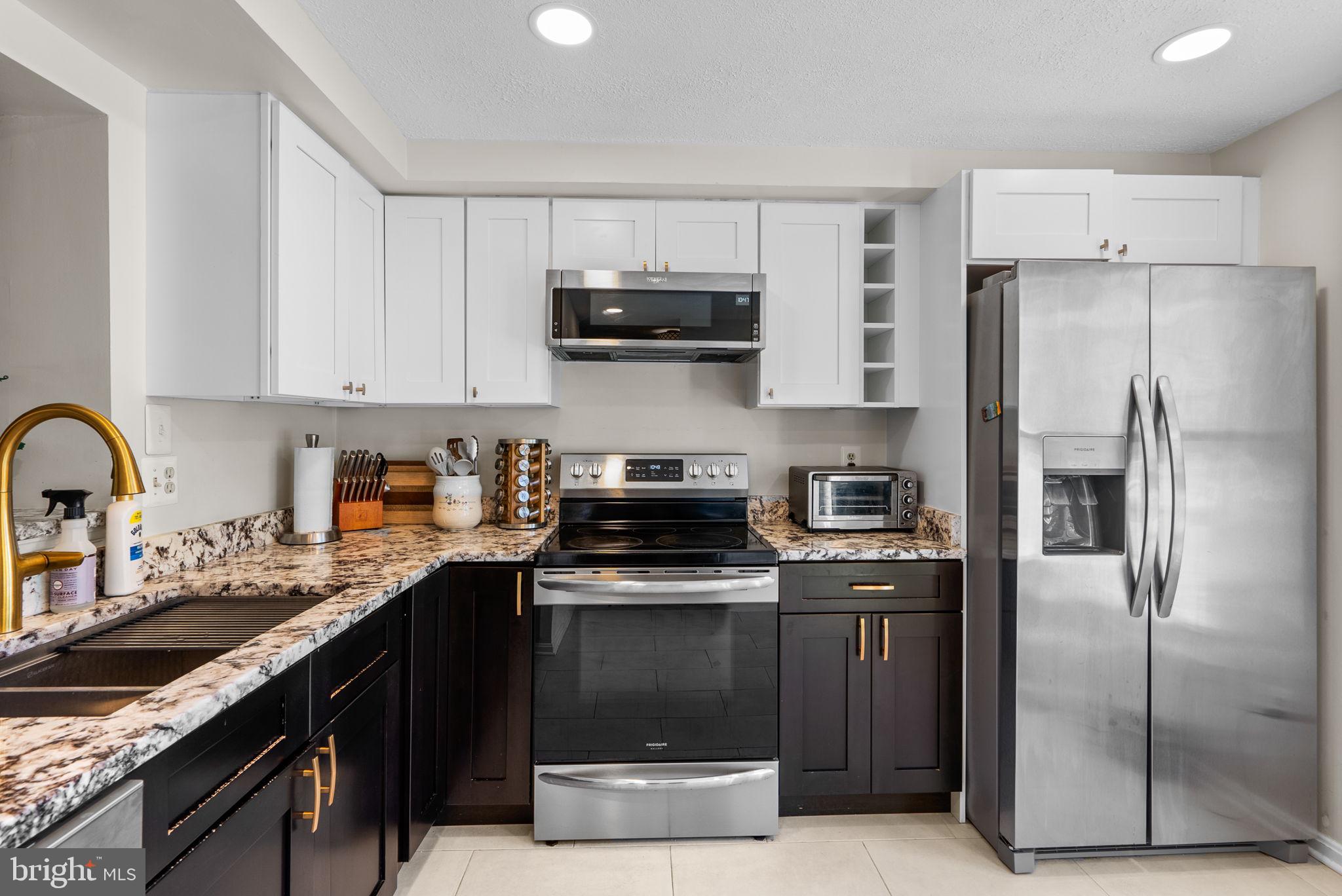 OAK POND - Residential