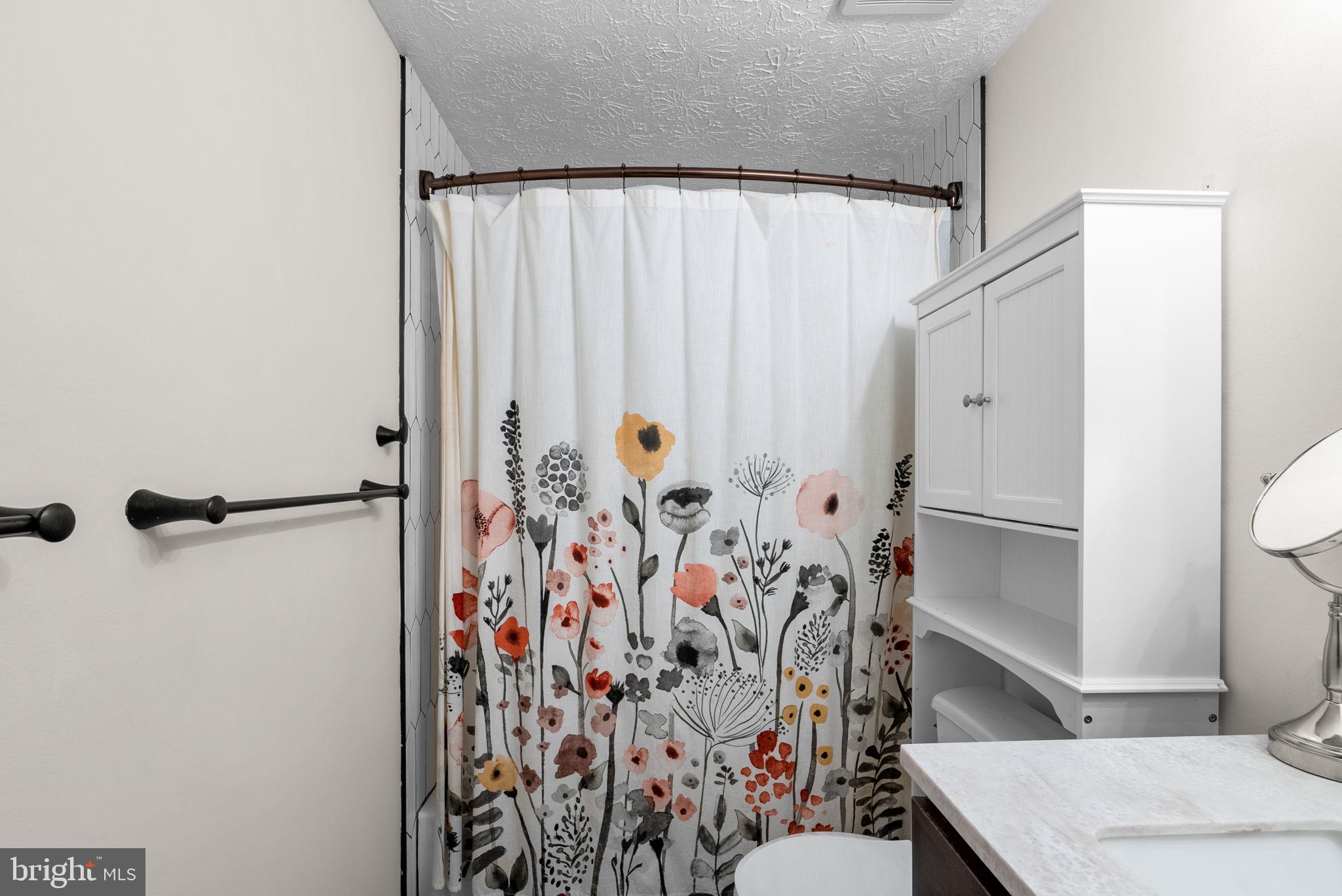 OAK POND - Residential