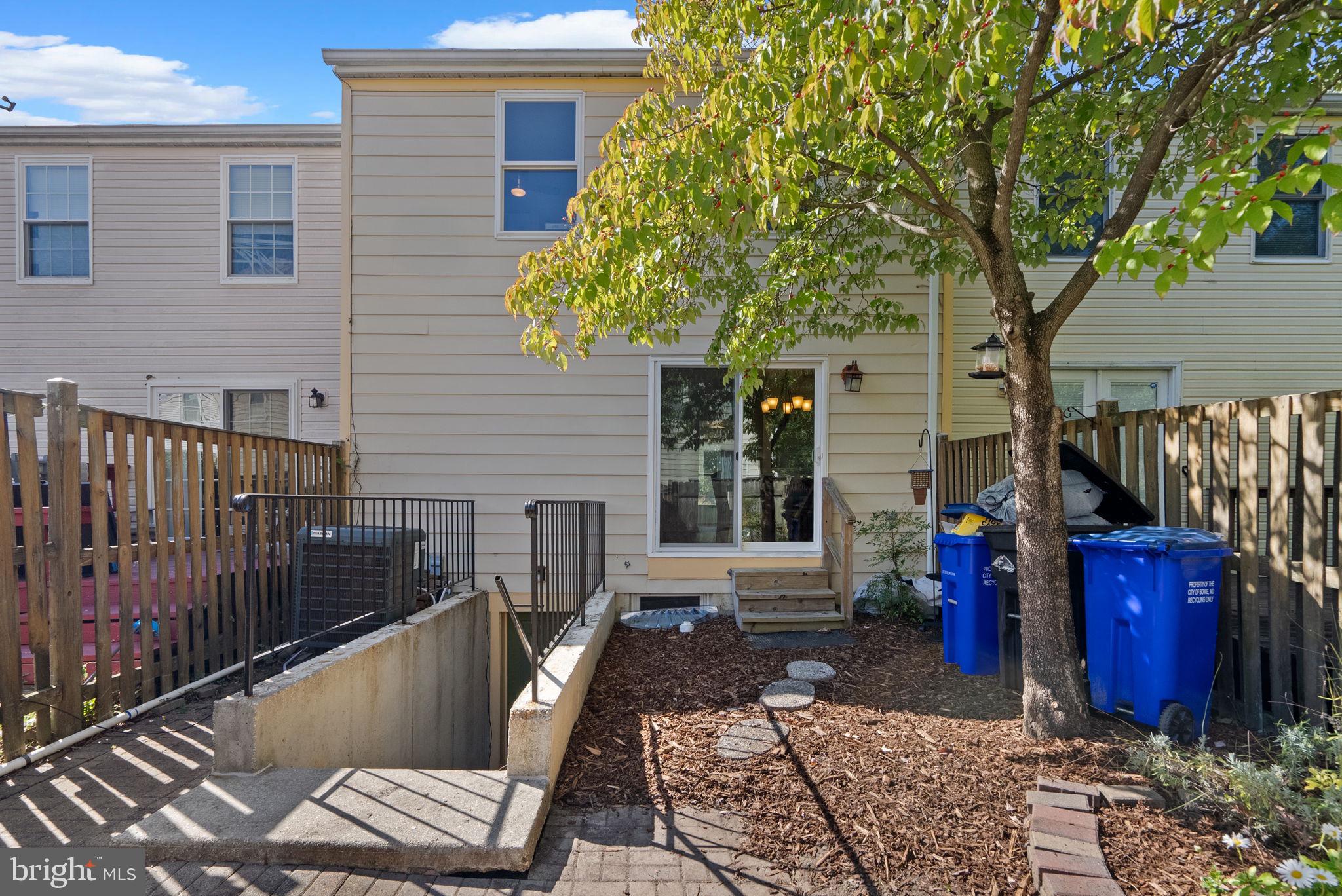 OAK POND - Residential