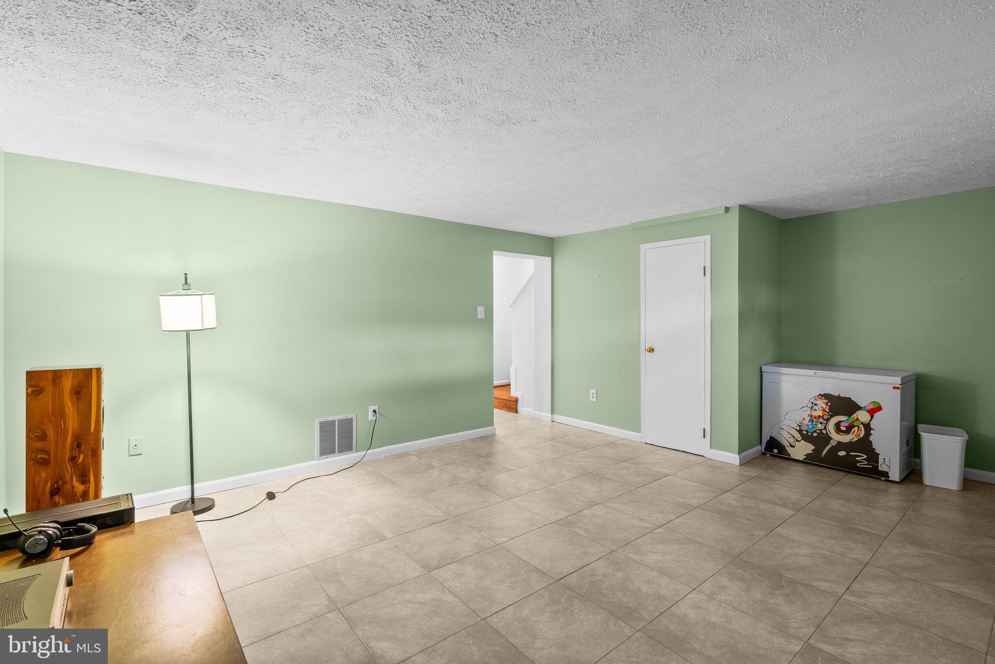 OAK POND - Residential