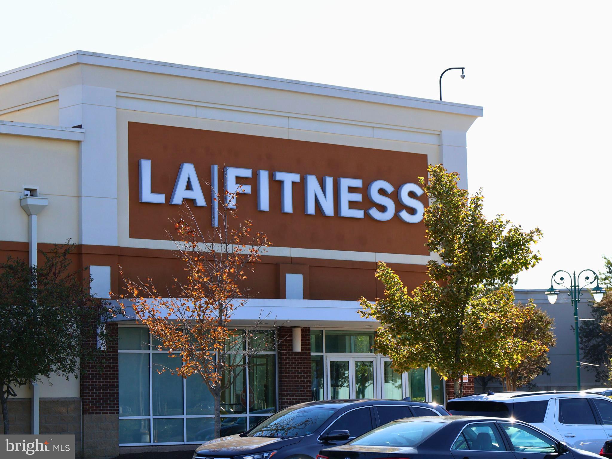 OAK POND - Residential