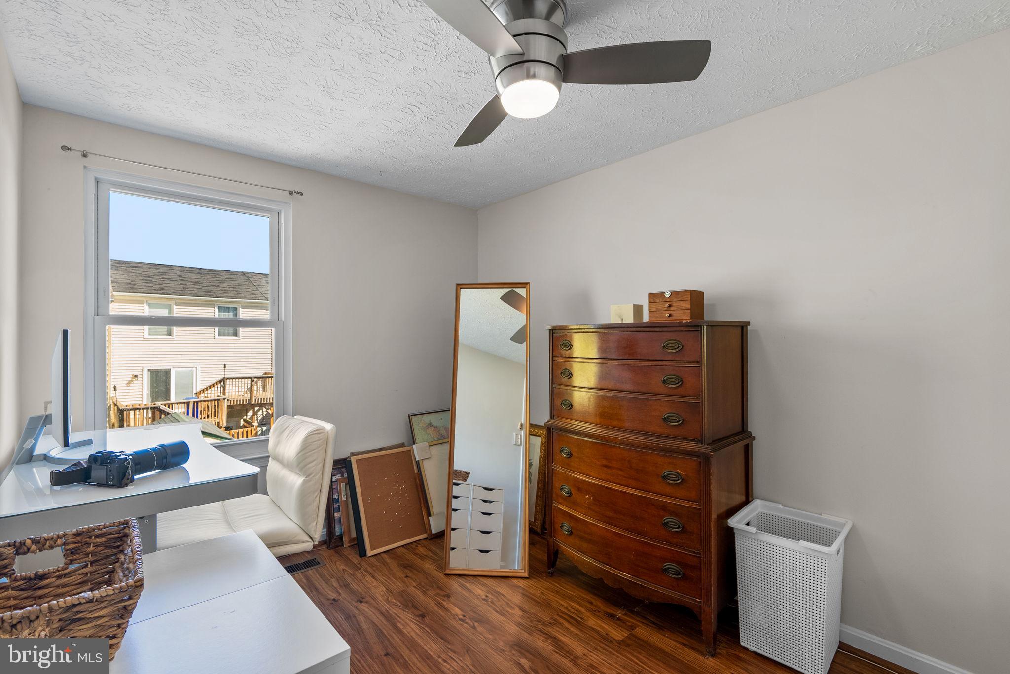 OAK POND - Residential