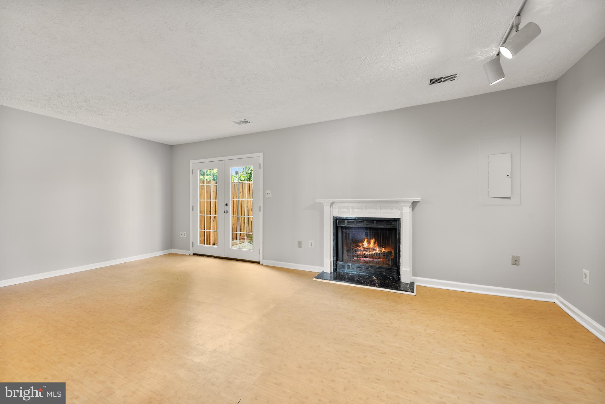 8632 WOODHUE COURT