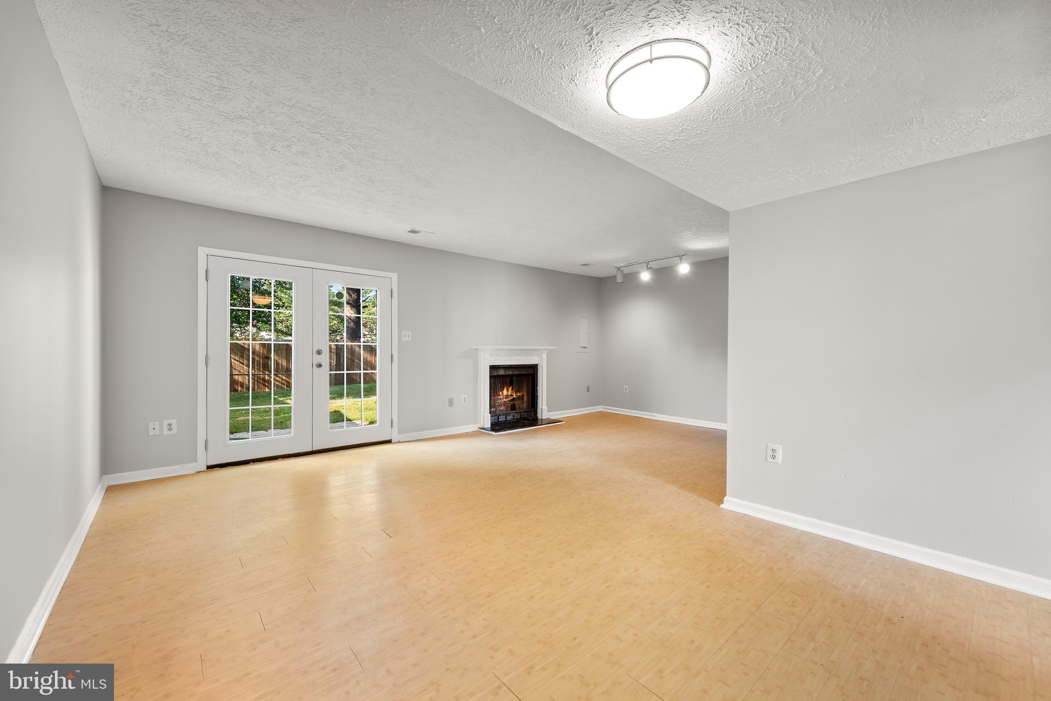 8632 WOODHUE COURT