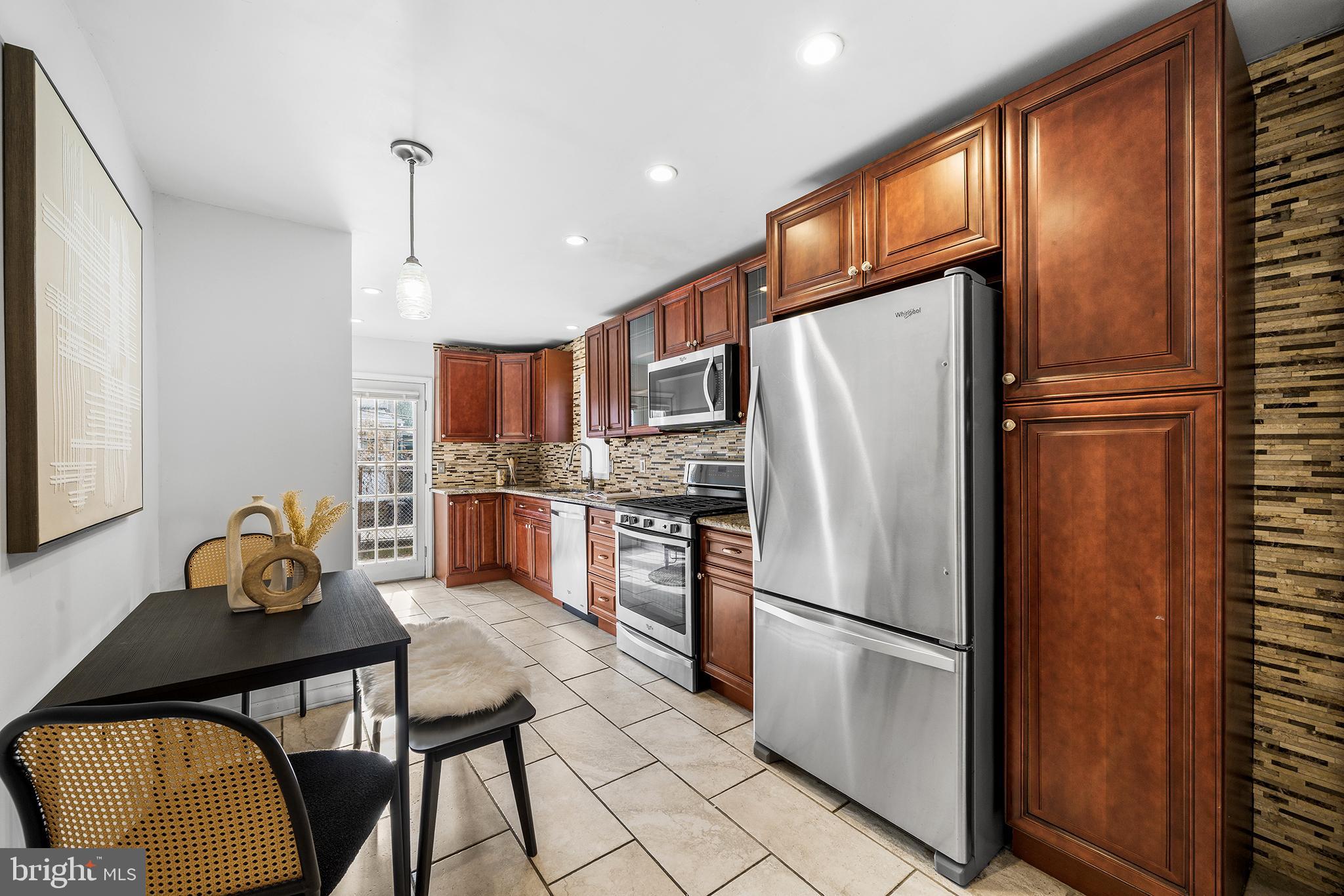 PORT RICHMOND - Residential