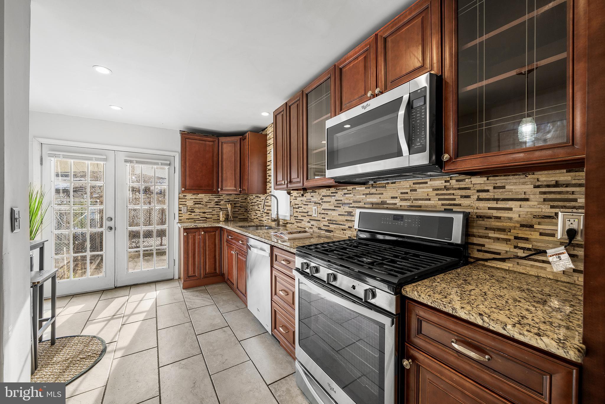 PORT RICHMOND - Residential