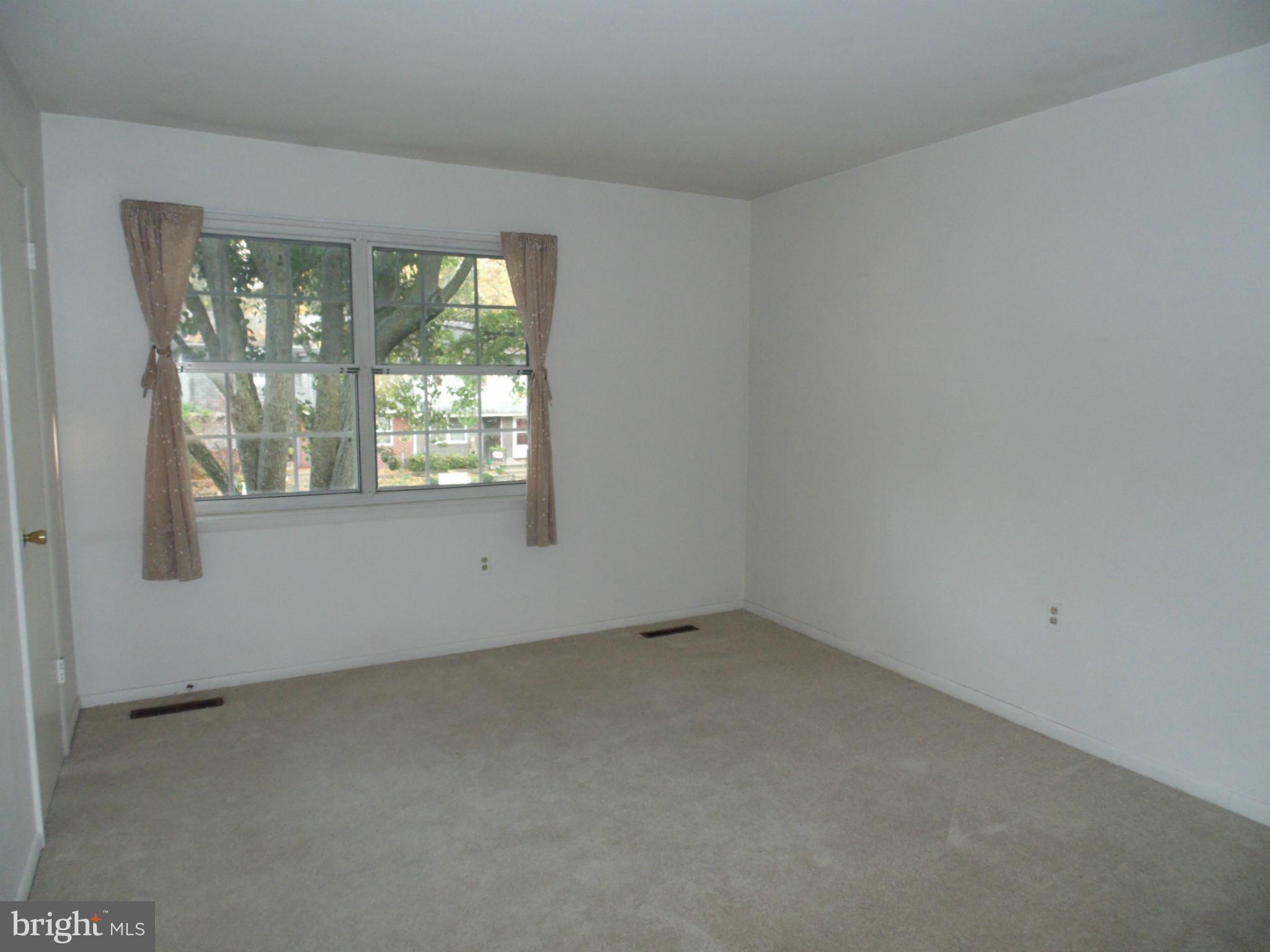 SUSSEX SQUARE CONDO - Residential Lease