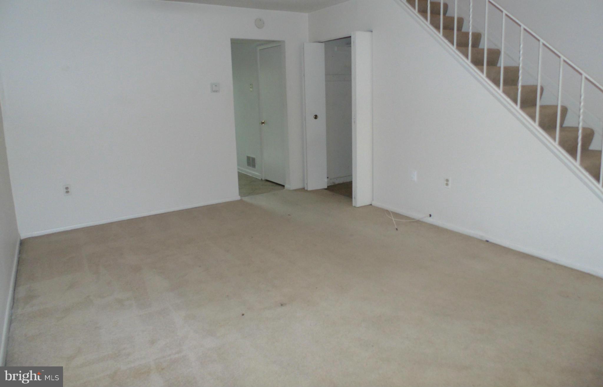 SUSSEX SQUARE CONDO - Residential Lease