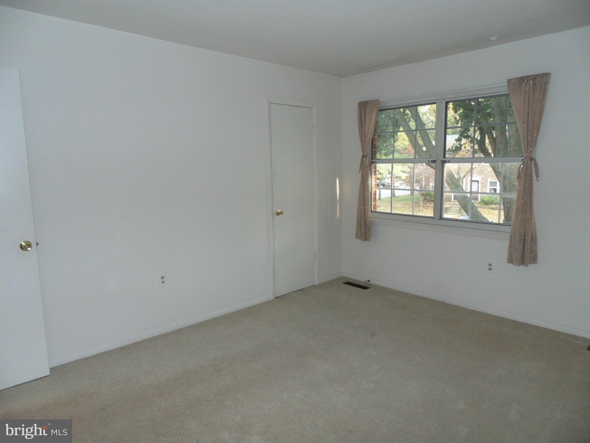 SUSSEX SQUARE CONDO - Residential Lease