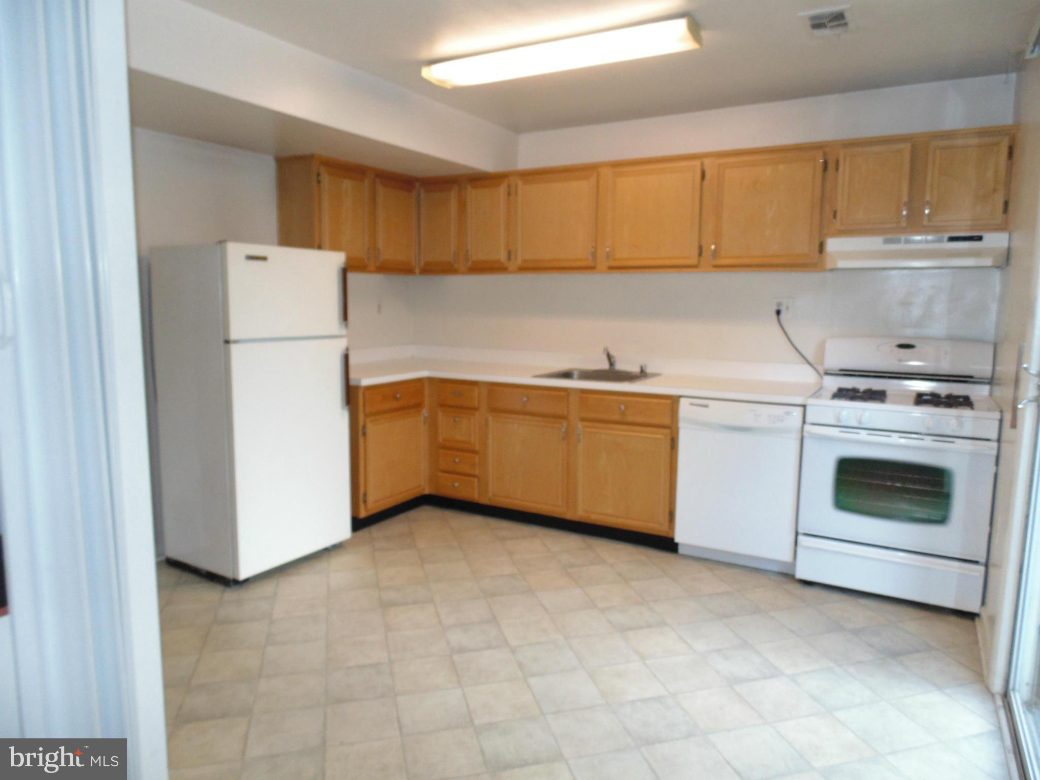 SUSSEX SQUARE CONDO - Residential Lease