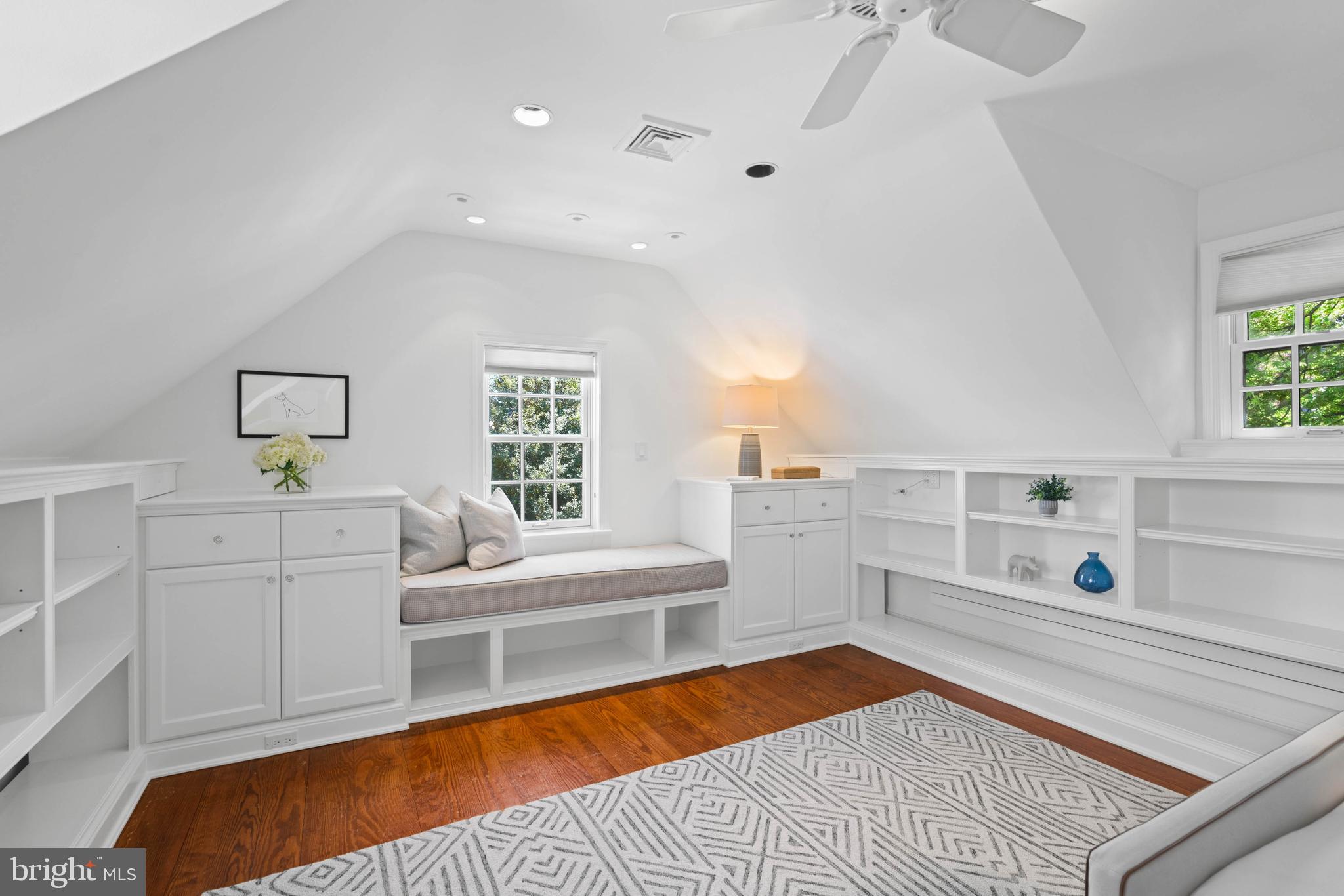GEORGETOWN - Residential