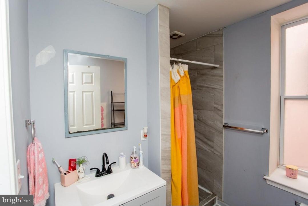 TEMPLE UNIVERSITY - Residential Lease