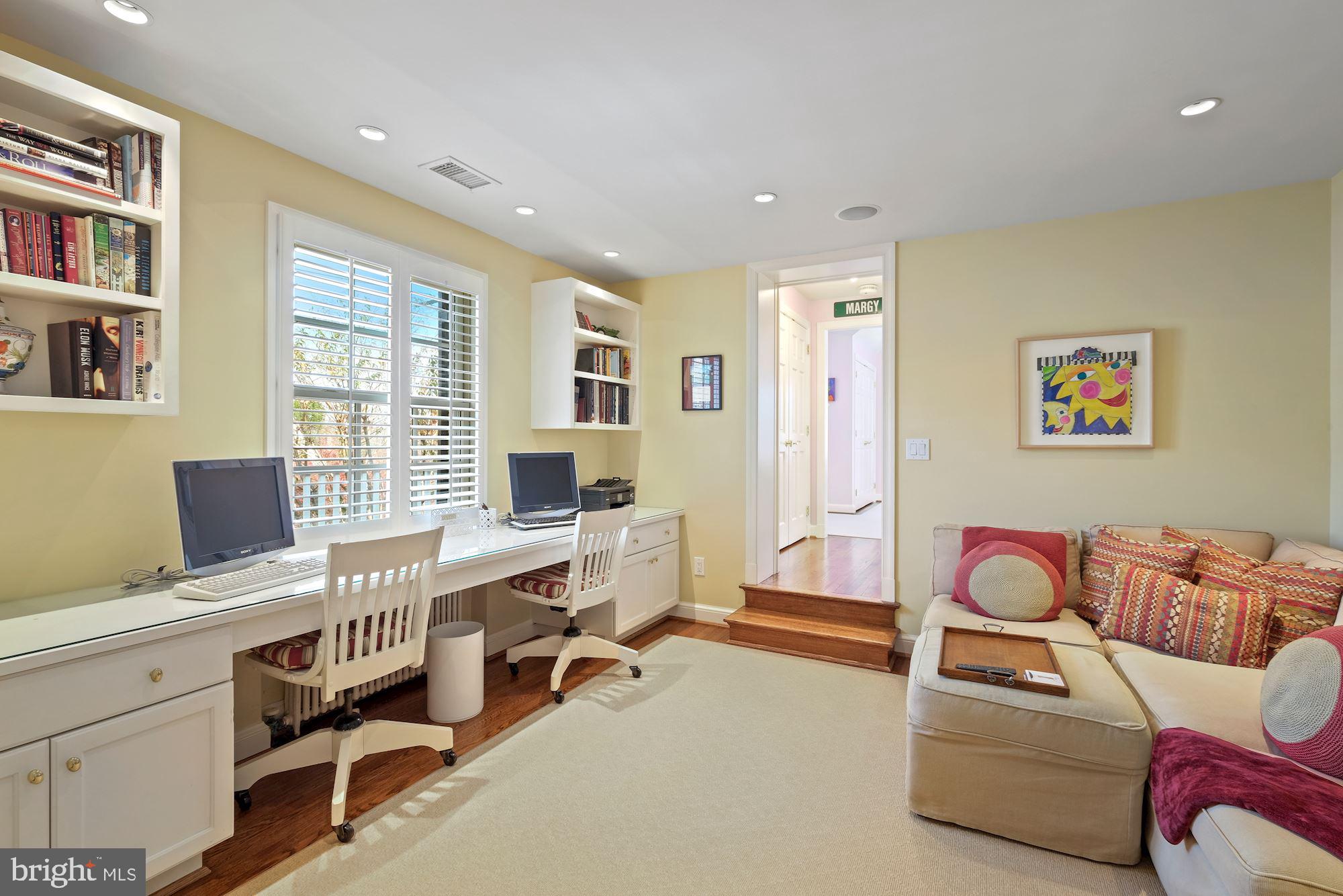 SPRING VALLEY - Residential