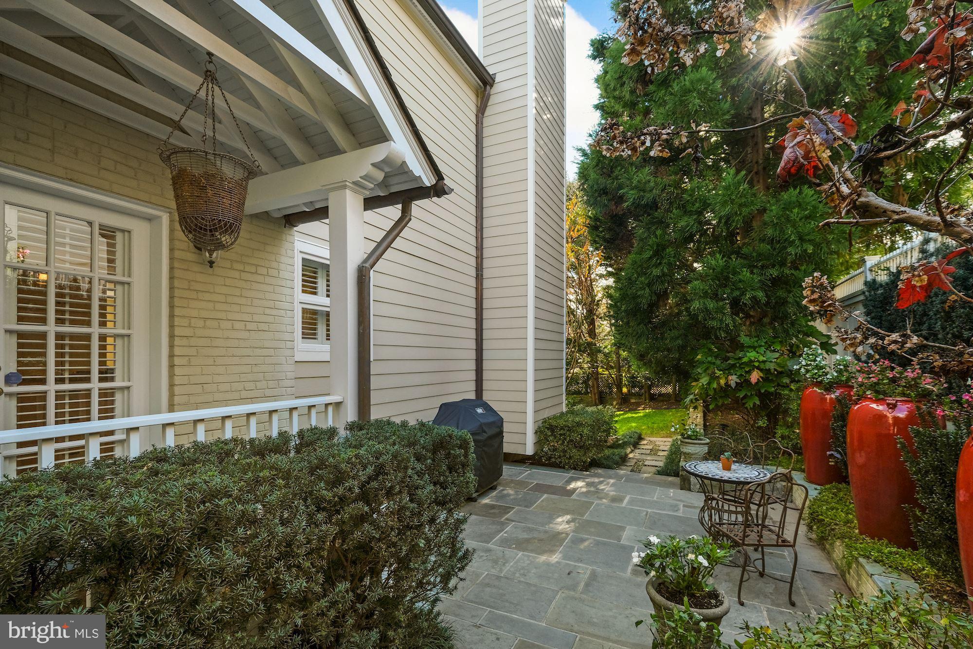 SPRING VALLEY - Residential