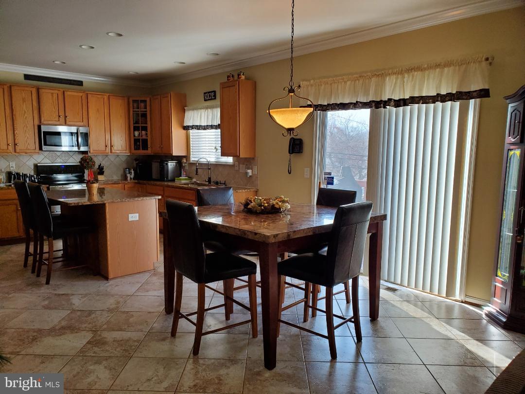 BROOKSTONE - Residential Lease