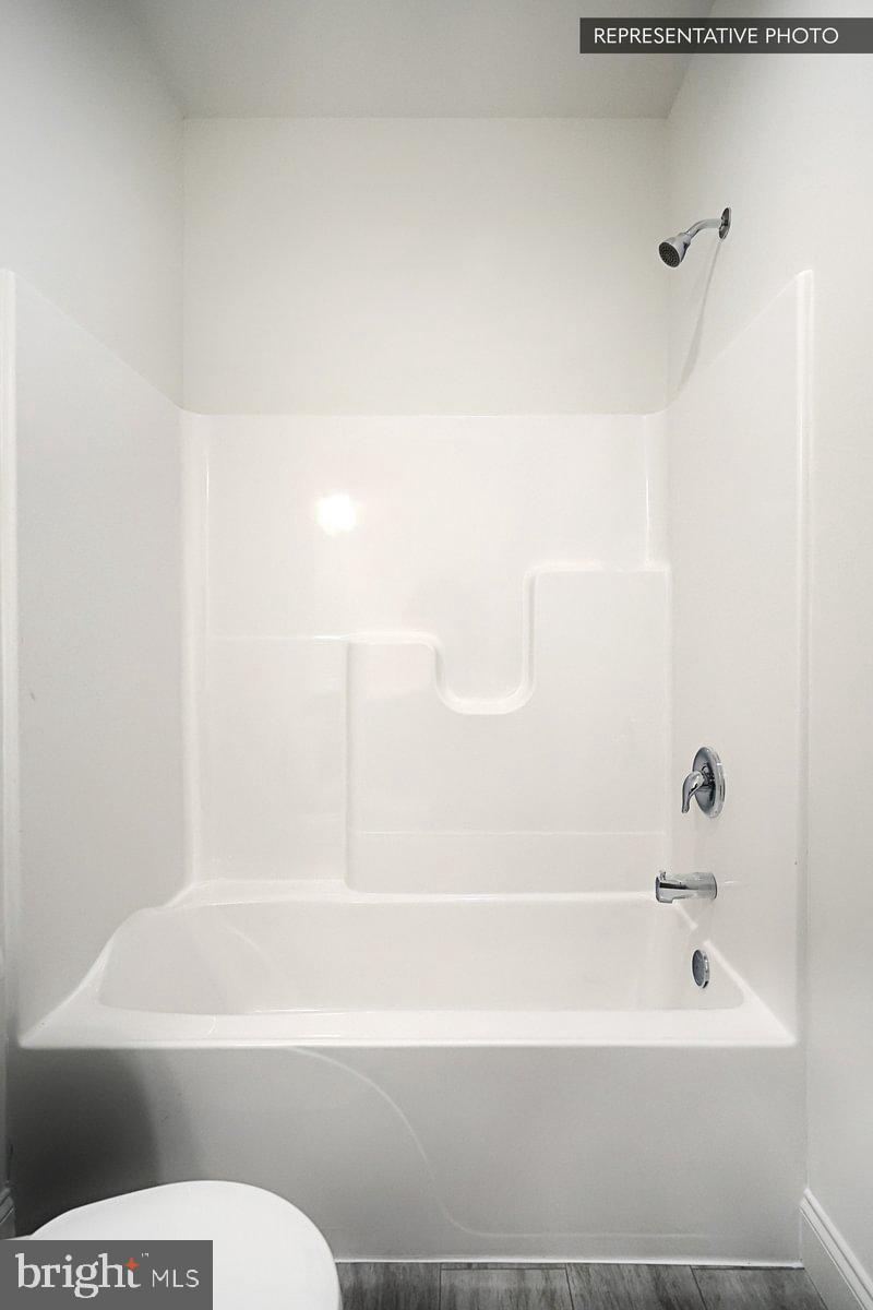 HICKORY POINTE - Residential