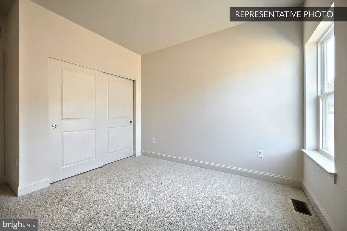 HICKORY POINTE - Residential