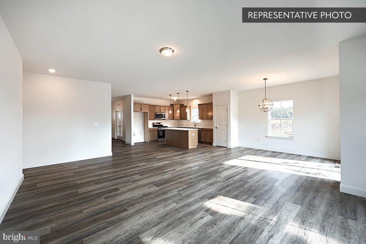 HICKORY POINTE - Residential