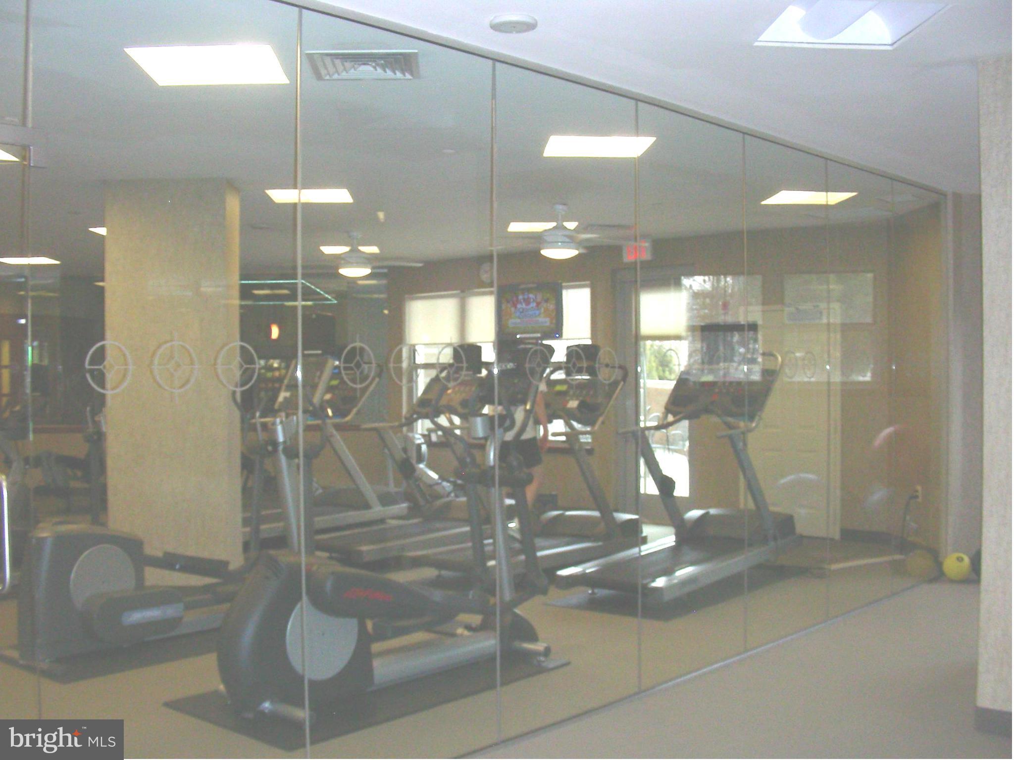 CARLTON HOUSE - Residential Lease