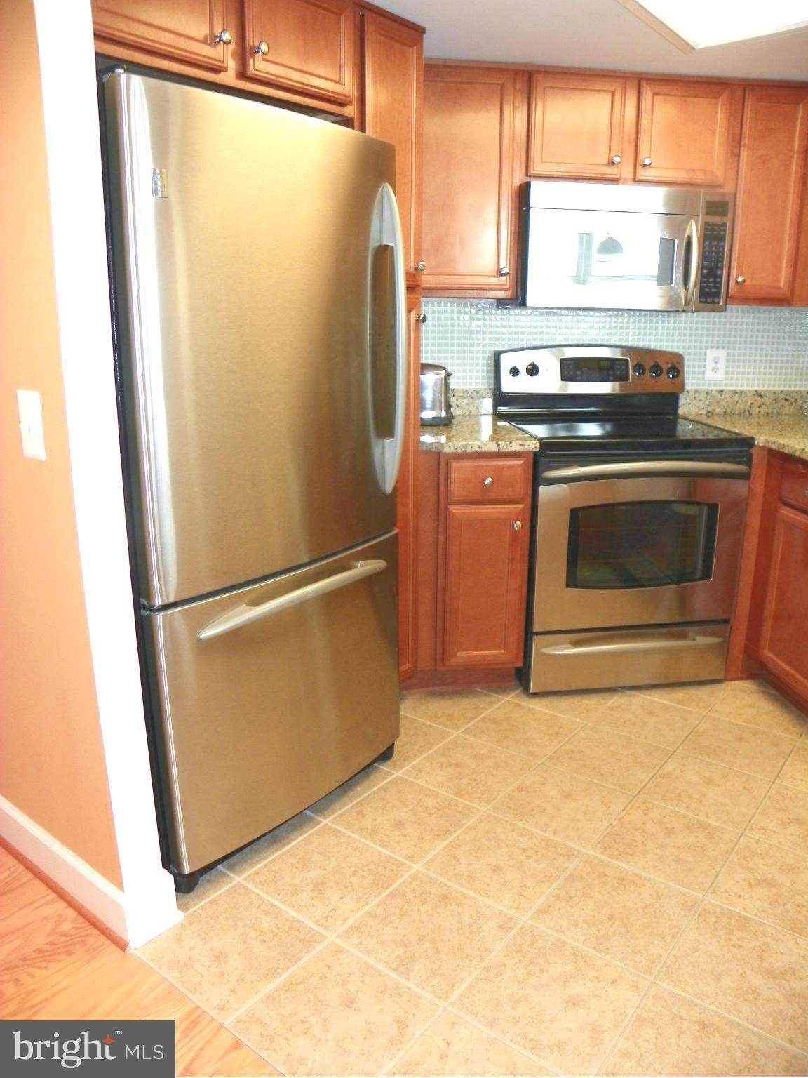 CARLTON HOUSE - Residential Lease