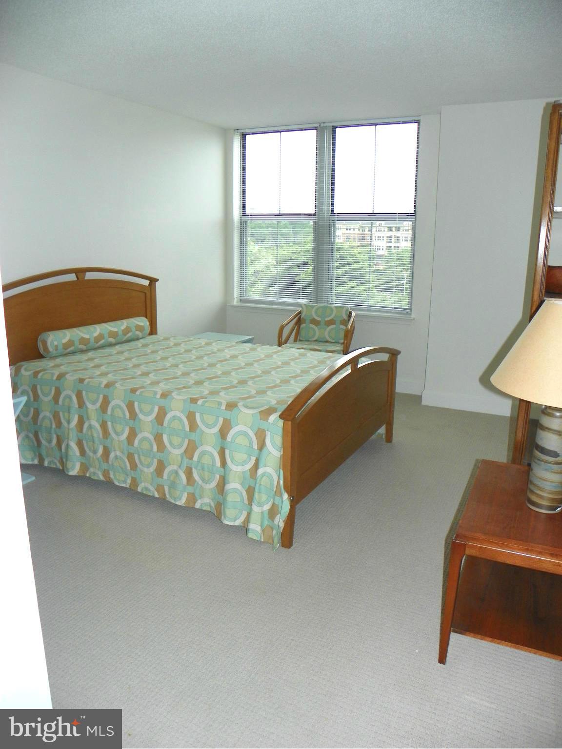 CARLTON HOUSE - Residential Lease