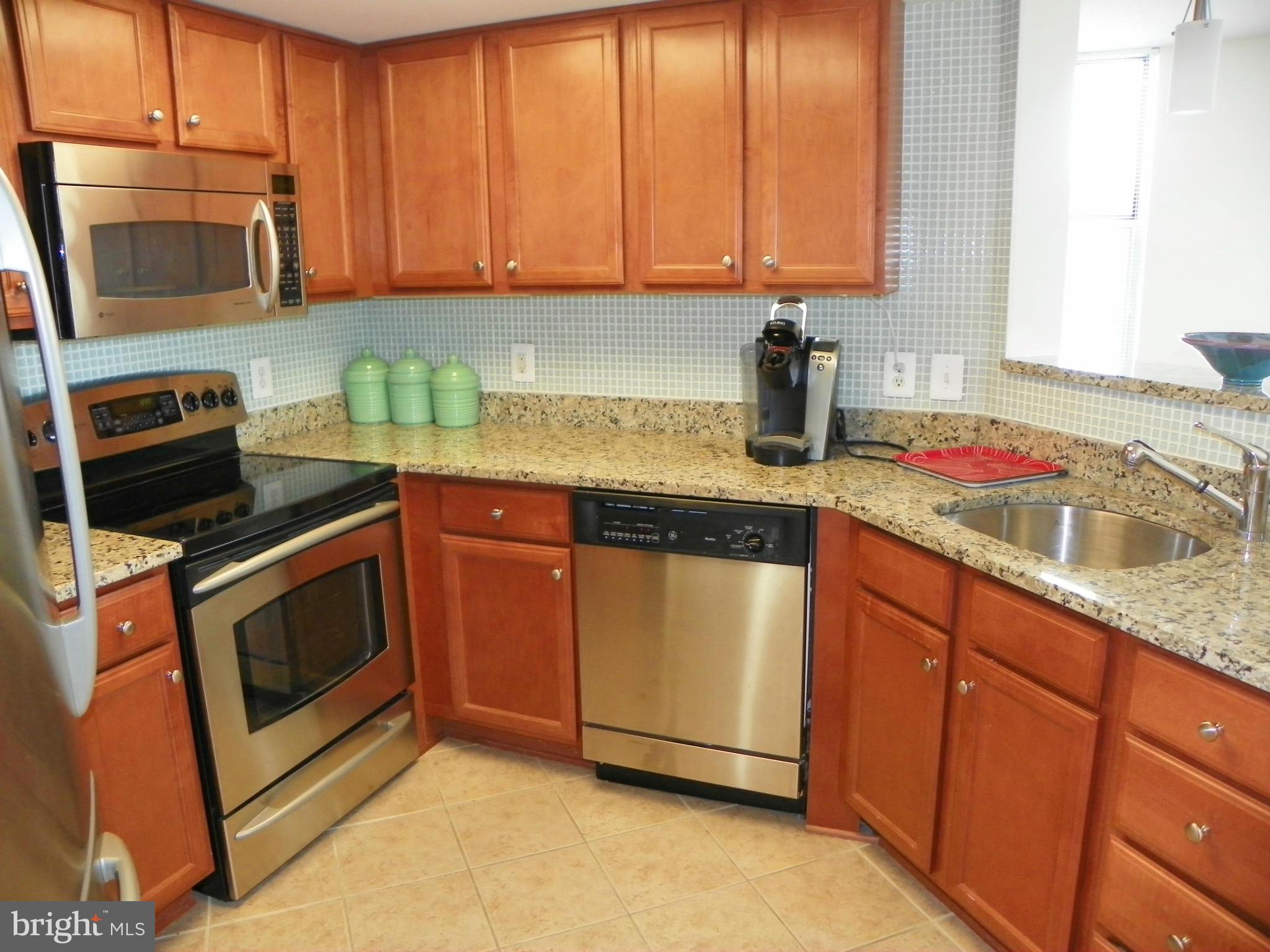 CARLTON HOUSE - Residential Lease